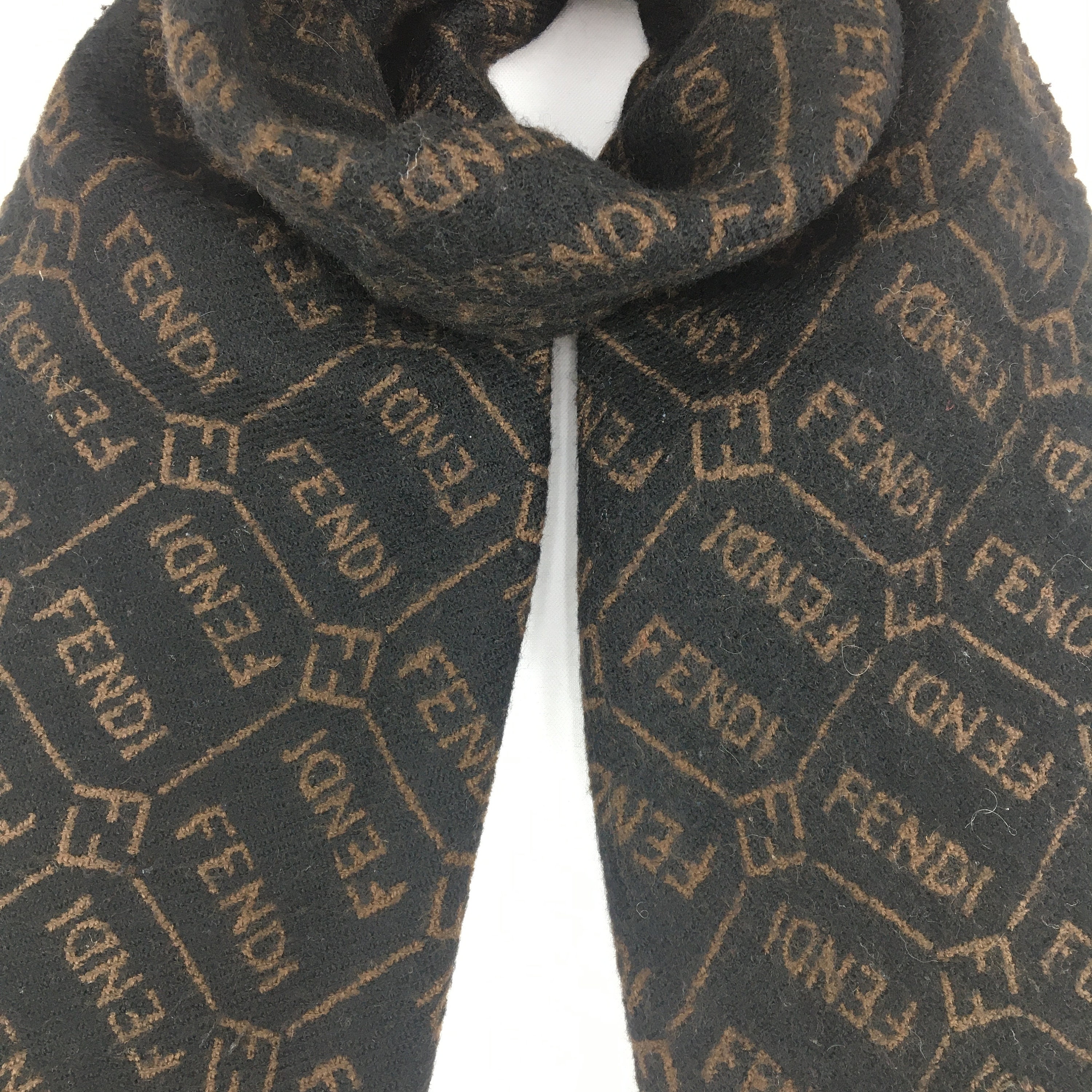 Fendi logo cheap wrap