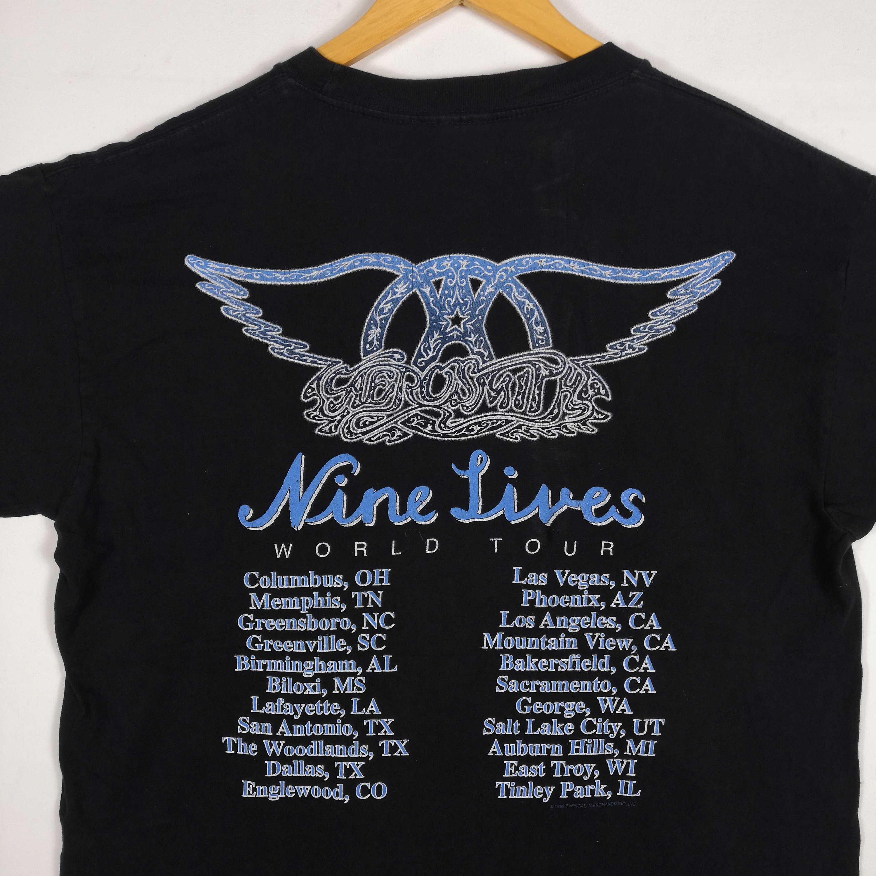 Vintage 1997 Aerosmith T-shirt Large World Tour T-shirt Nine Vintage 1997 Aerosmith T-shirt Large World Tour T-shirt Nine