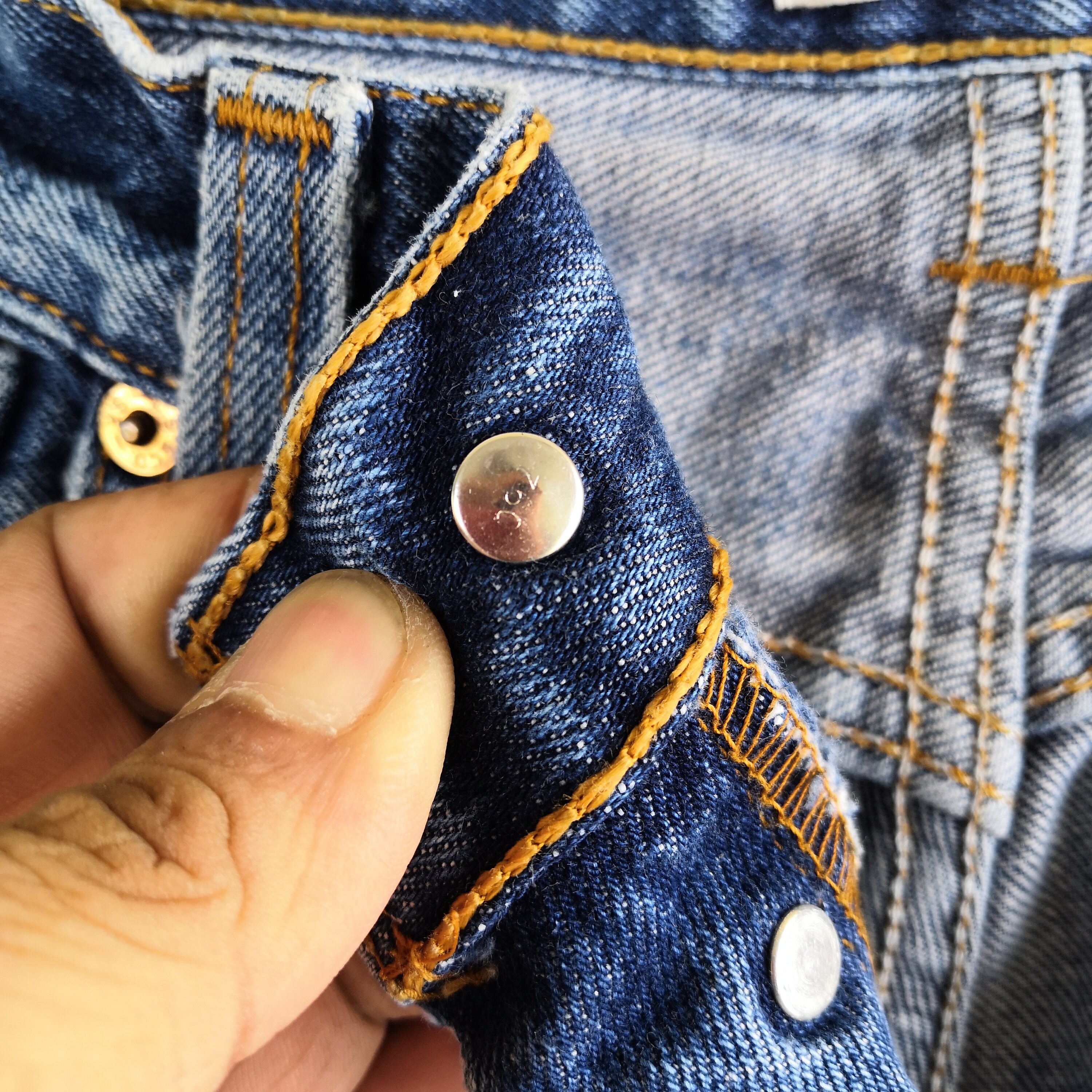 W30 Vintage Levi's 501 Light Wash Jeans 90s Levis Womens W30 Vintage Levi's 501 Light Wash Jeans 90s Levis Womens