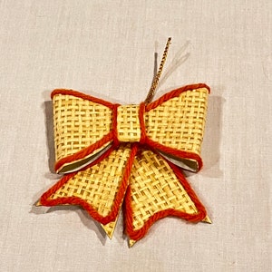 Vintage Cardboard Rattan Bow Ornament Made In Japan