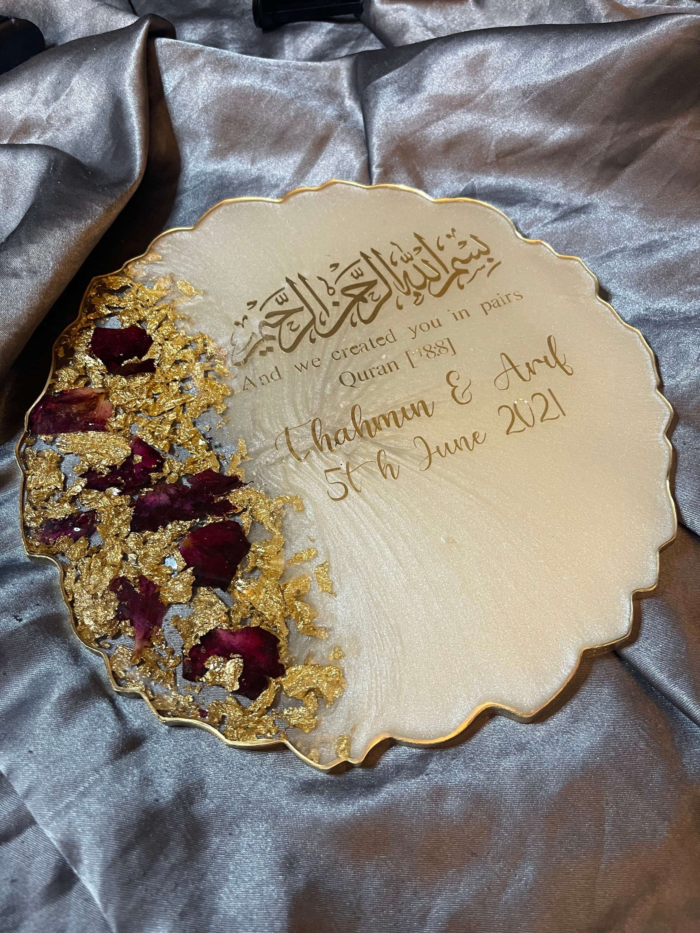 Round custom resin ring plate with two ring holders Nikkah | Etsy