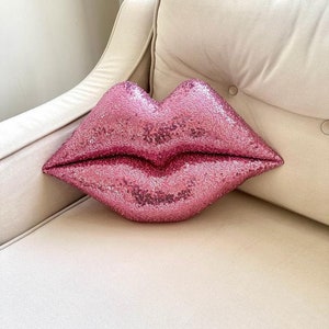 Glitter Lips Throw Pillow Hot Lips Shaped Decorative Pillow Double Sided Sequin Glitter Kiss Pillow Doble Sİded Shimmer Lips