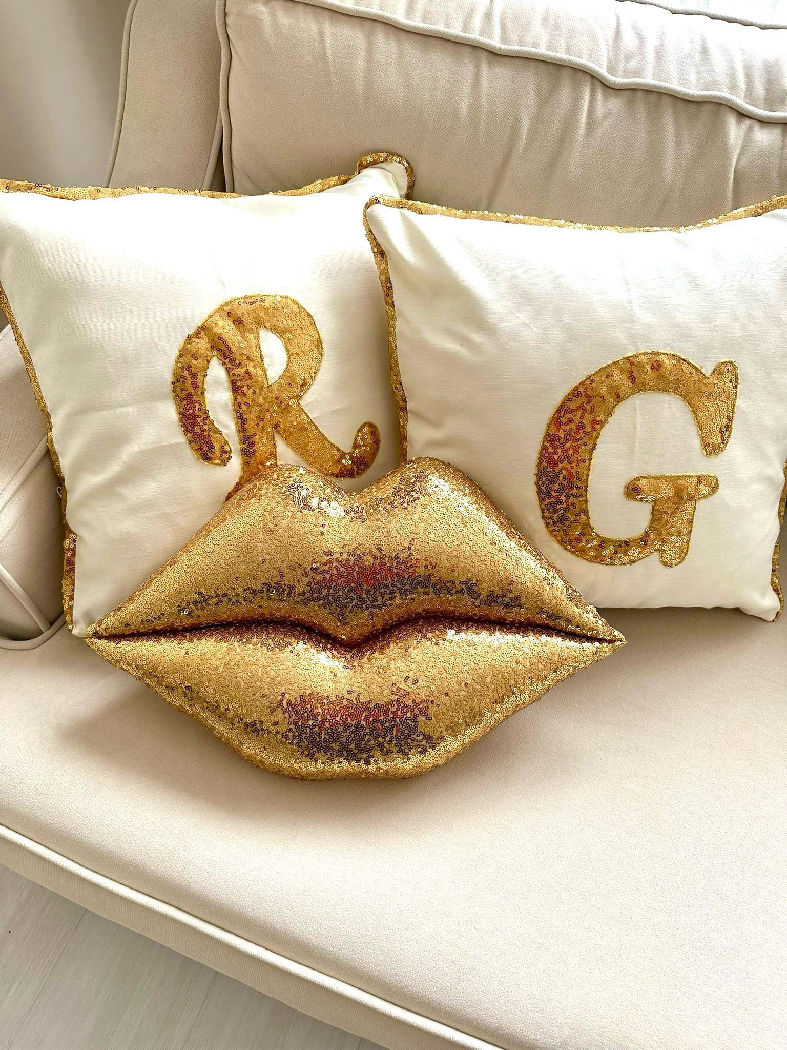 Gold Glitter Lips Throw Pillow Gold Lips Shaped Decorative Pillow Double Sided Sequin Glitter Kiss Pillow Doble S ded Shimmer Lips Etsy