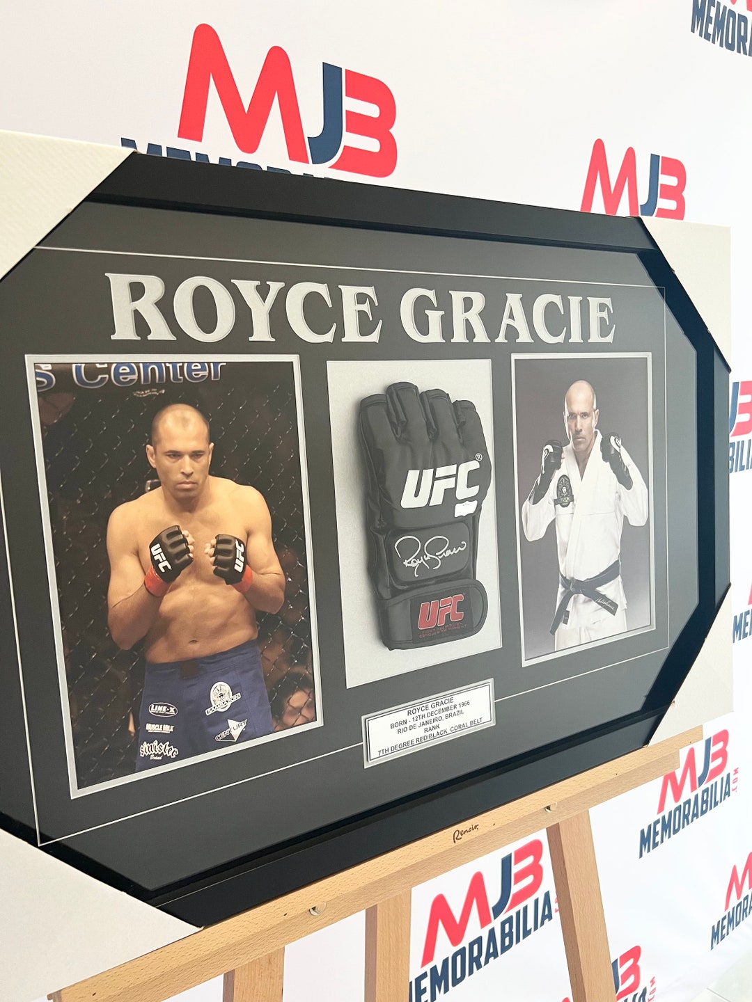 Royce Gracie Signed UFC MMA Autographed Fighting Glove Beckett