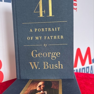 George W Bush firmó el retrato de mi padre libro JSA COA