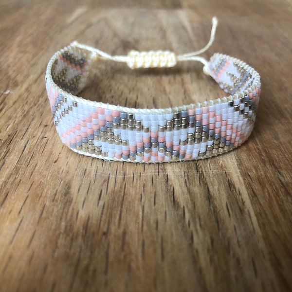Loom beaded Miyuki bracelet/friendship bracelet/beaded bracelet/tiny beaded bracelet/stacking bracelet/boho bracelet/delicate bead bracelet