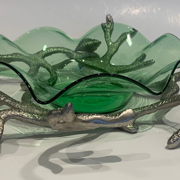 Metal Decorative Seashore Design Bowl Holder With Sea Creatures And Green Fluted Glass Bowl-crab, Sea Shell, and fish