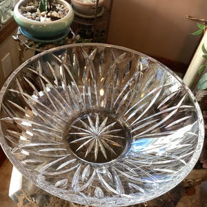 Gorham Crystal Bowl Sunflower Pattern Centerpiece Large 13 7/8” discontinued