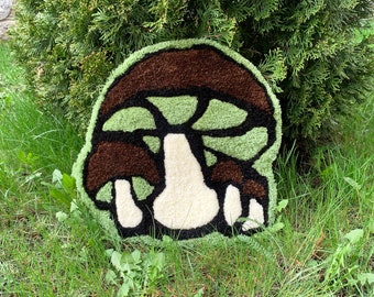 Handmade Tufted Mushroom Rug: Cottagecore Wall Hanging