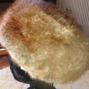 Toque hat Fur 1950 France Furs Collection fashion accessory real fox type fur Vintage item second hand
