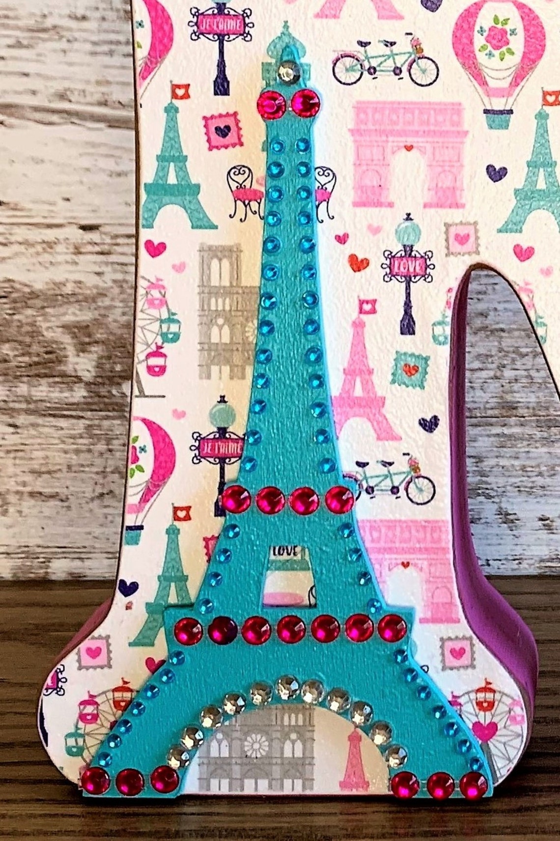 tour de paris en 5 lettres