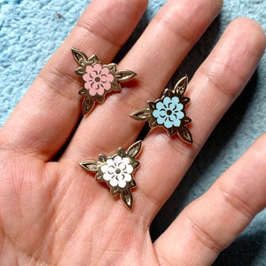 Flower Triangle Filler Pins