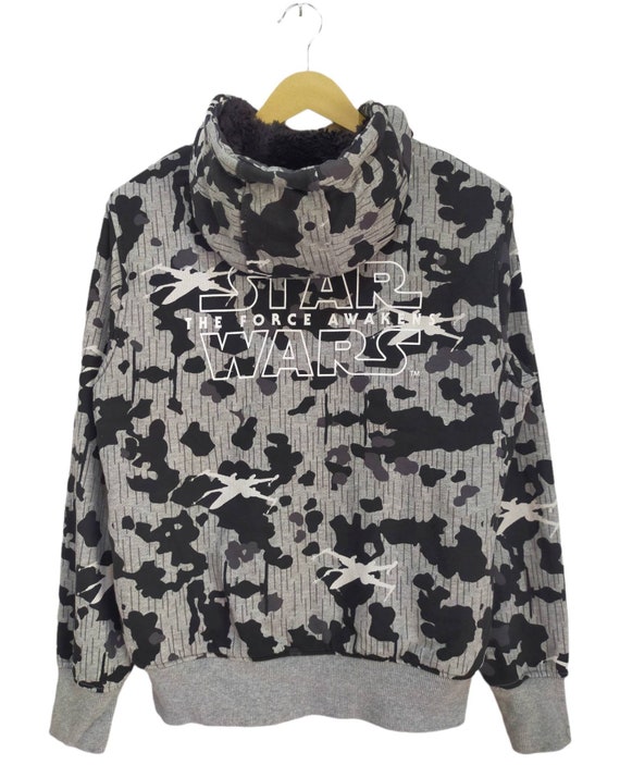 Harga hoodie uniqlo star wars sales