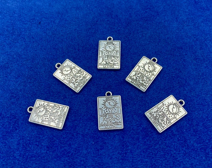 Silver Traditional Tarot Card The Moon Fortune Telling Card Charm Pendant - Set of Six