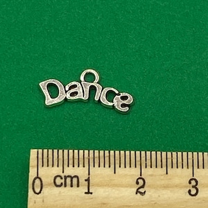 Amuletos de prata para dançarinos a palavra pingentes de charme de dança - conjunto de dez