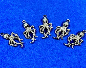 Mid Size Antique Pale Gold Finish Octopus Pendant Charms ~ Set of Five
