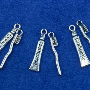 Silber Zahnbürste und Zahnpasta Tube Set Charm Anhänger - drei Sets