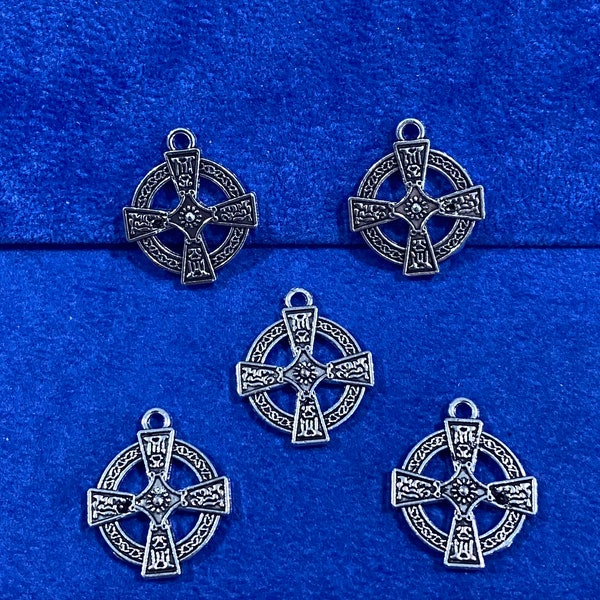 Large Round Silver Celtic Knot Style Cross Charm Pendant - Set of Five