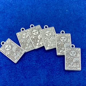 Zilveren The Sun traditionele tarotkaart waarzeggerij hanger - set van zes