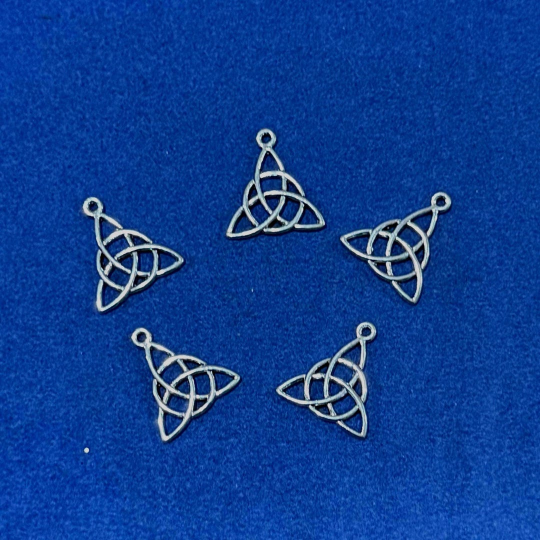 Medium Silver Triquetra Celtic Trinity Knot Charm - Set of Five - Etsy