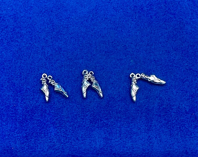 Silver Ballet Shoes, Point Shoes, en point Ballerina Shoes Charms Pendants  - Set of Six.