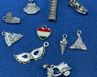 Nuovi ciondoli e pendenti iconici in argento raffiguranti Venezia e Roma in Italia - Set da dieci