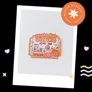 Adesivo Cozy Bookish Weekend Ticket / Adesivo olografico / Adesivo libro / Adesivo glitterato in vinile / Adesivo Cozy Fall / Adesivo Cozy Bookish Halloween