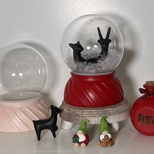 Beautiful Snow Globes Perfect for Any Season!