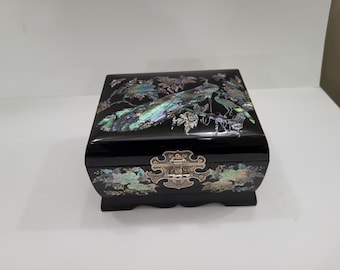 Vintage Korean Black Lacquer Jewelry Music Box • Mother of Pearl Peacock Inlay • Working Sankyo Mechanism • 1970s Retro Asian Lacquerware