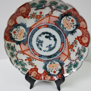 Antique Imari Japanese Meiji Scalloped Plate