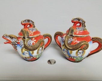 Imari-Izumi Dragon Ware Teekanne und Zuckerdose*