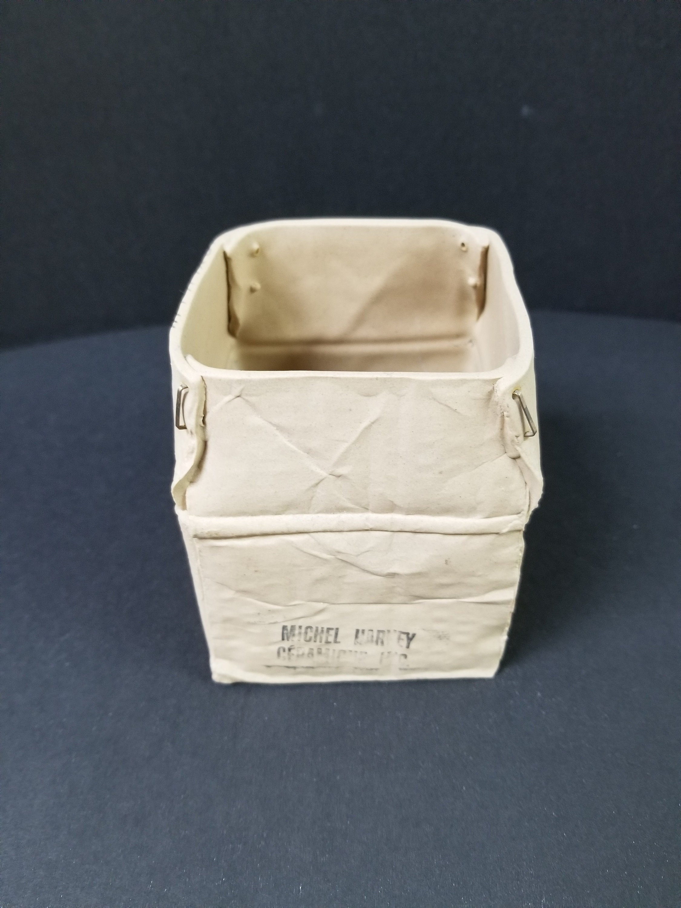 ミシェル・ハーヴェイ セラミック段ボール箱花瓶 - Etsy 日本