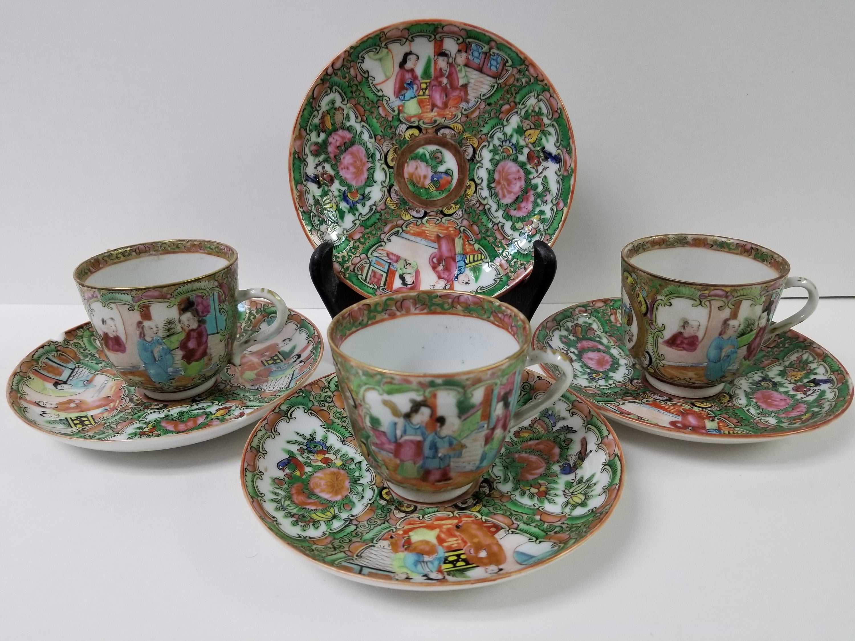 アンティーク　チャイナ　ローズメダリオン ２枚　Chinese Rose Mid 20th Century Chinese Rose Medallion Garden Stool – House
