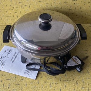 Lifetime 13" Electric Skillet West Bend Regal Ware Liquid Core 1200W Waterless Stainless Steel W/ Grater Insert & Manual VG+++ Buy In Canada