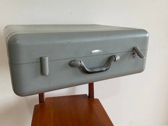 HALLIBURTON Authentic Original Late 30s, Early 40s Very Scarce 