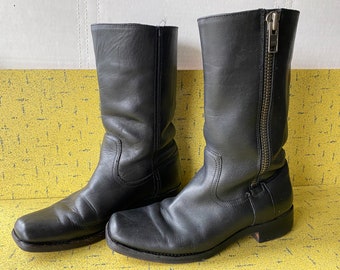 FRYE "Heath" Vintage Black Leather Moto Riding Biker Boots - Square Chisel Toe - Side Zippers - Women's U.S. Canada Size 10 - VG+++ Beauties