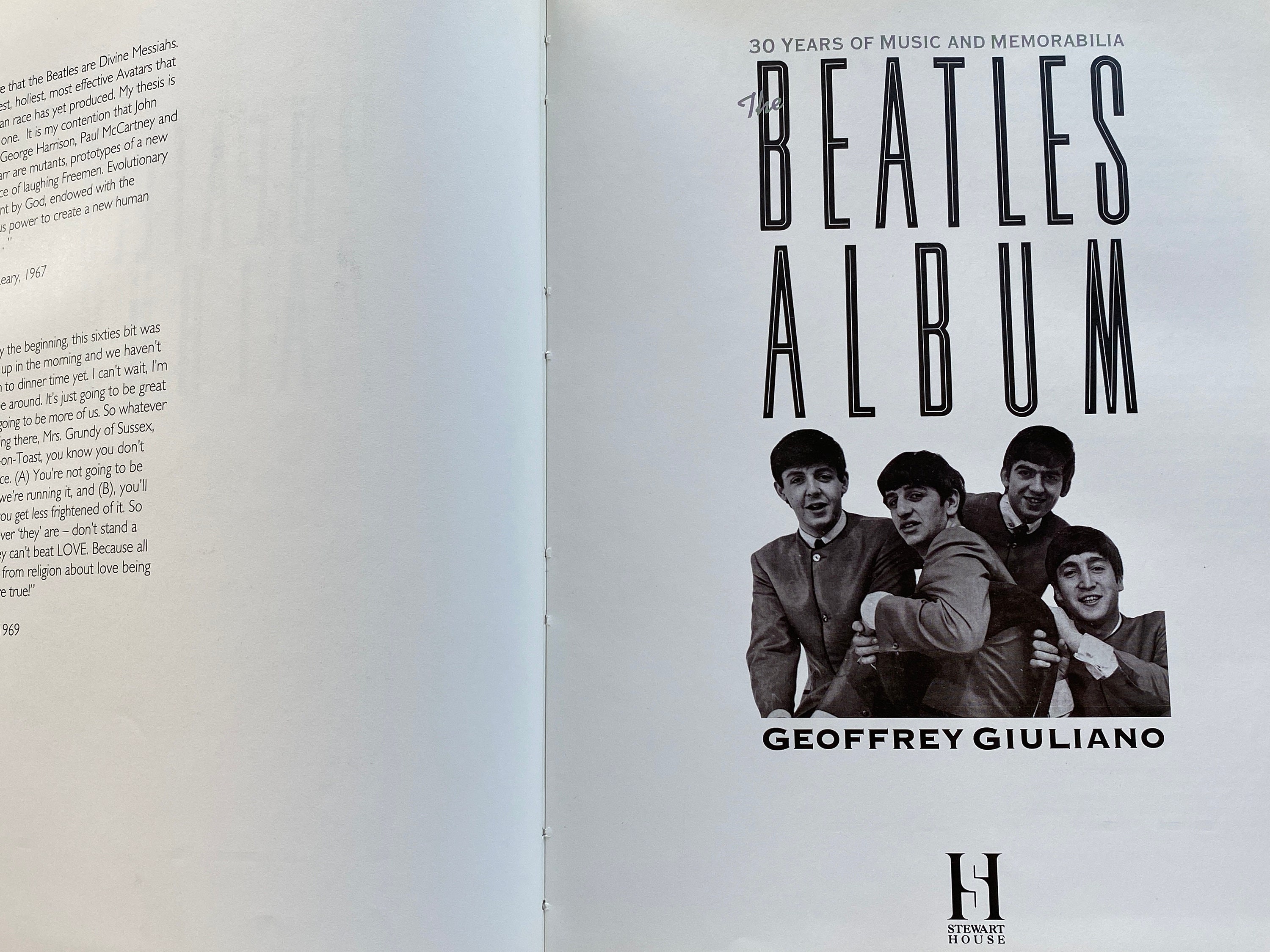 アート・デザイン・音楽 The Beatles Album by Geoffrey Giuliano The Beatles Album by Geoffrey Giuliano