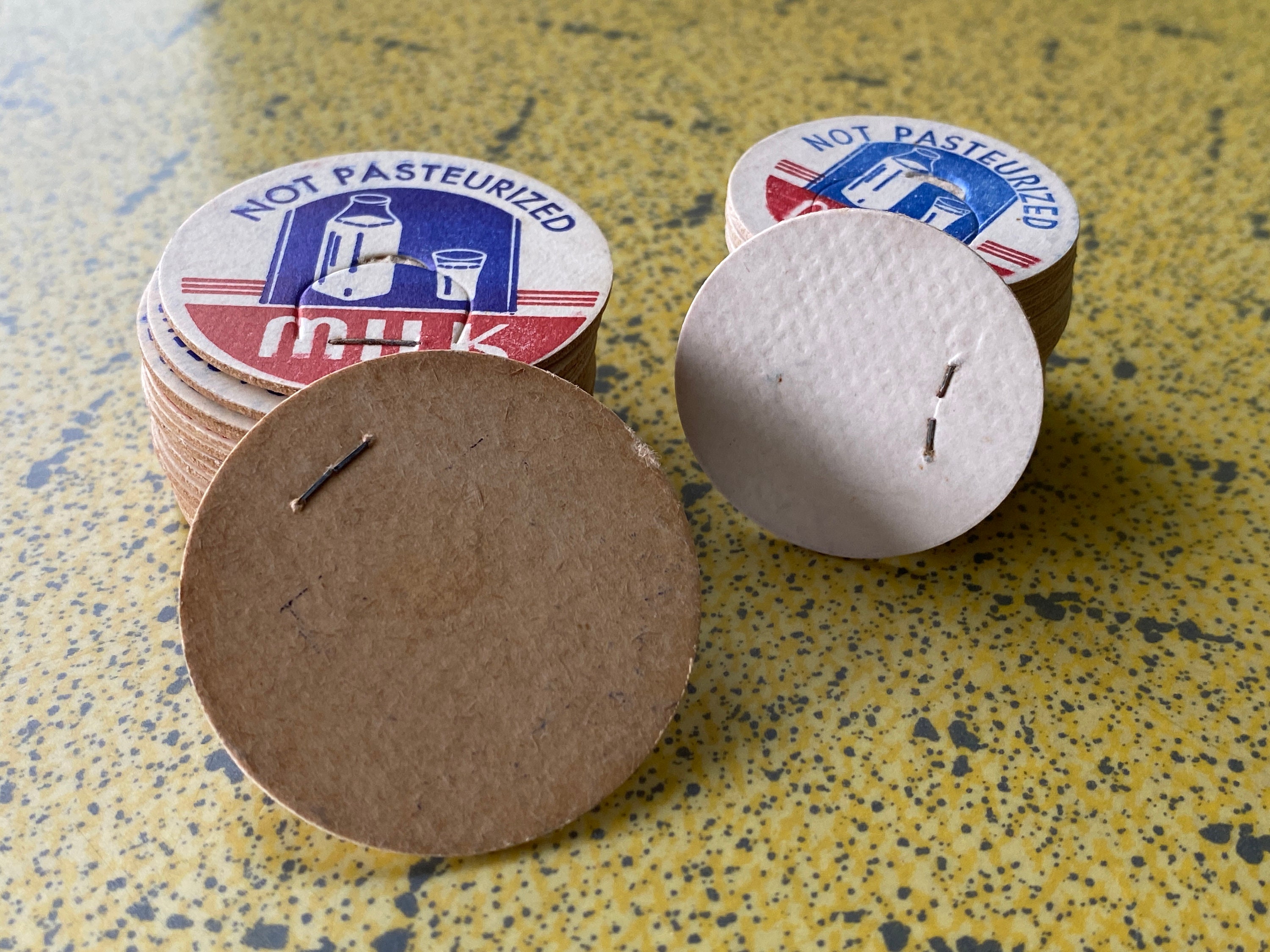 1950年代のヴィンテージ牛乳瓶キャップ - インサート「ポグ」スタイル