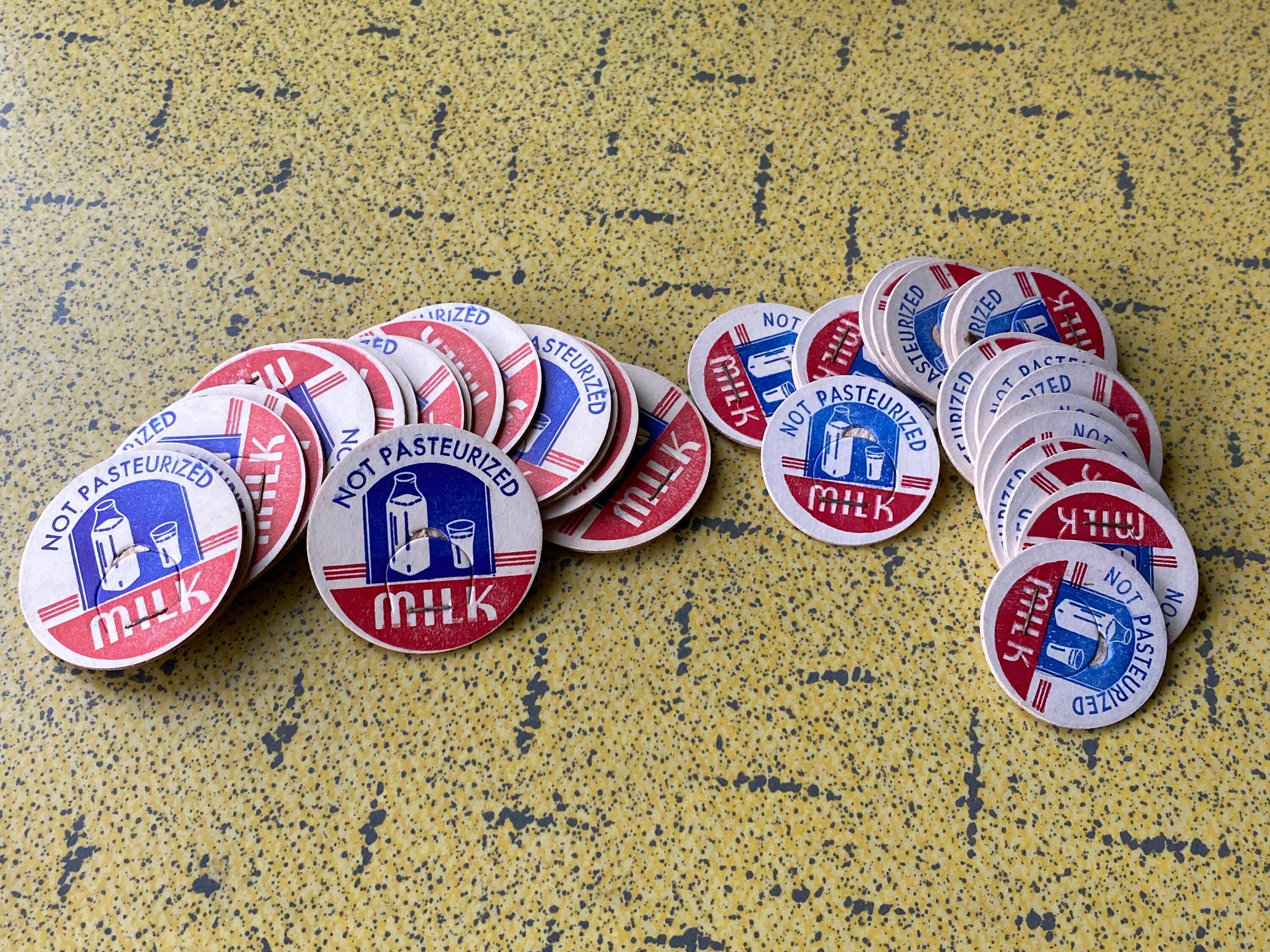 牛乳キャップ  50年代 1950年代のヴィンテージ牛乳瓶キャップ - インサート「ポグ」スタイル