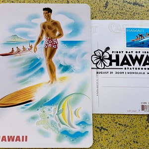 Cartão postal havaiano de surf / outrigger Repro com 1959 Estado do Havaí 50º aniversário. Selo Comemorativo Surf / Outrigger 2009 FDC
