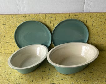 DENBY Manor Green Stoneware - 8 3/4" Salad Plates - 1 1/2 Pt. & 2 3/4 Pt. Pie Dishes - Made in England - Vintage 1930-83 - VG+++ In Canada