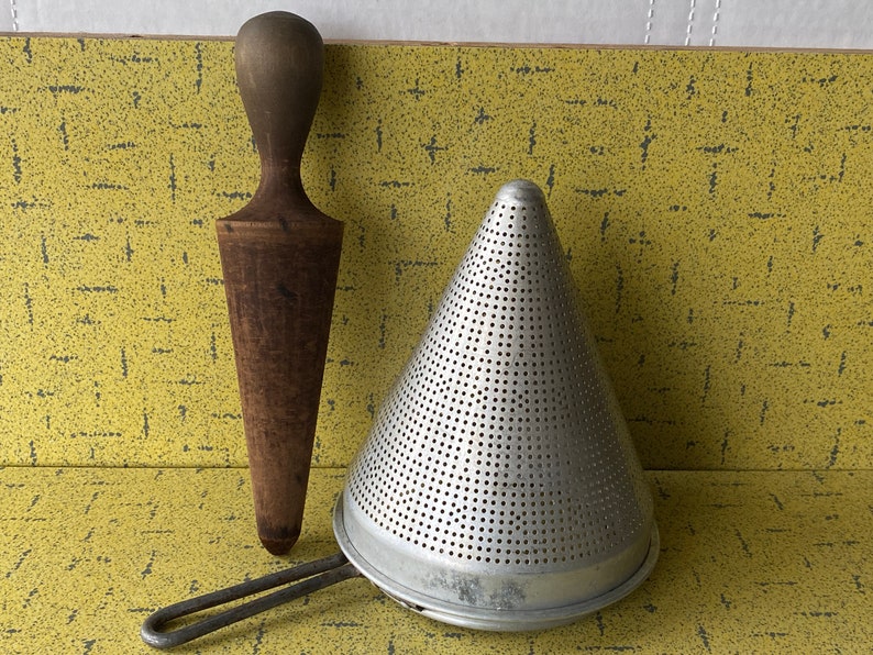 Wear-Ever No.8 Chinois Conical Strainer Colander Sieve Soup Puree Sauce Aluminum w/ Wood Pestle Vtg 1940s Canada No Stand Beauty image 5