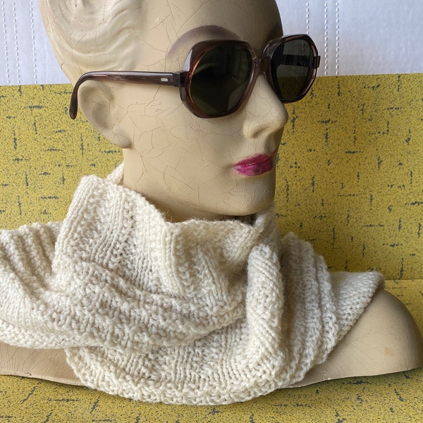 Irish Knit WOOL SCARF - Infinity Circular Continuous Cowl Style - Oatmeal Colour - Seamless - 8"x52" - Excellent Condition Beauty!!!