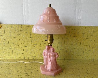 Vintage LE Smith Dutch Couple Electric Table / Boudoir Lamp - 1940s/50s - Figural Pink Glass Base & Pink Glass Clip On Shade - Working VG+++