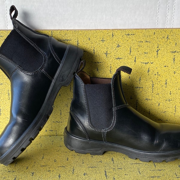 Black Vegan "Leather" Chelsea Boots - Thinsulate Lined Woman's Blundstone Style - Canada Aquatherm Brand - Size 8US 6UK 24.5JP 39.5EU - VG++