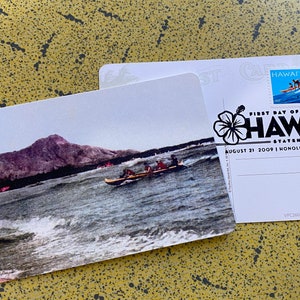 Postal hawaiana Waikiki Outrigger Surfing Repro con 1959 Hawaii Statehood 50th Anniv. Sello Conmemorativo 2009 Surf / Outrigger FDC