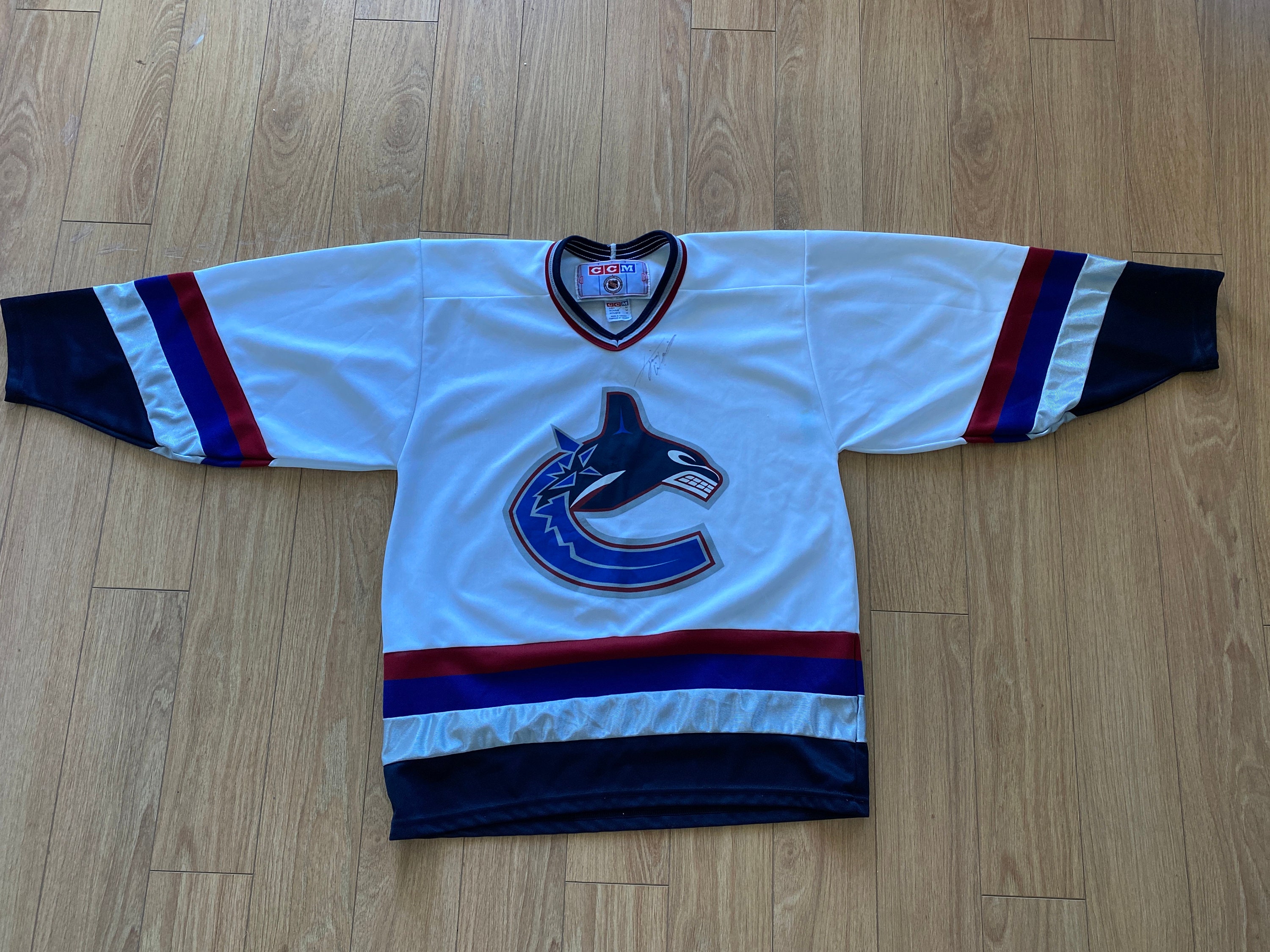HOCKEY JERSEY VANCOUVER CANUCKS VINTAGE CLASSIC RETRO UNIFORM from 1970 to  1990
