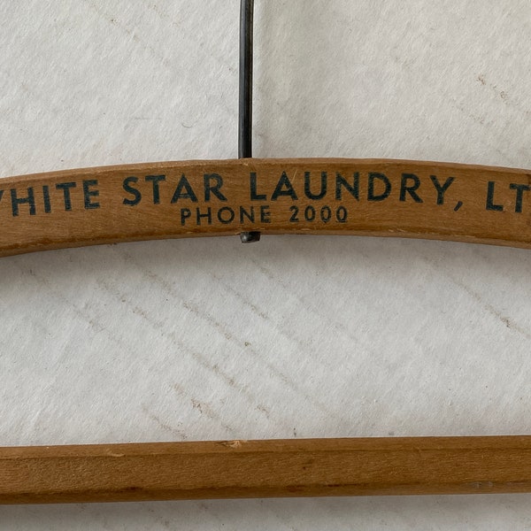 Houten reclame-kleerhanger - "White Star Laundry Ltd" Kilauea-Haili Streets, Hilo T.H. (Grondgebied Hawaï) Staat van vóór 1959 - VG+++