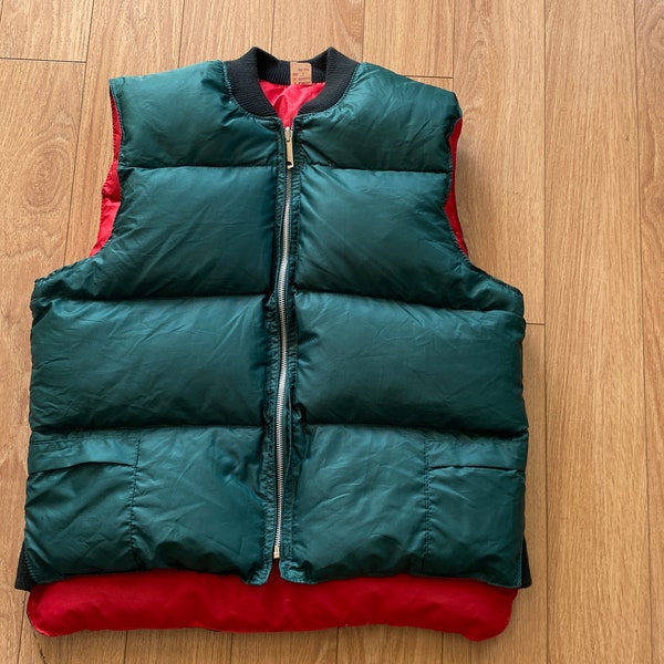Puffer Quilted Down Filled Reversible Work / Hunting Vest - Red Green - Size L 42-44 - YKK Stainless Zipper - Shawl Collar - Canada - VG++++
