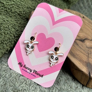 Orecchini pendenti con ciondolino coniglietto kawaii dei cartoni animati per ragazze - ganci in acciaio inossidabile senza nichel